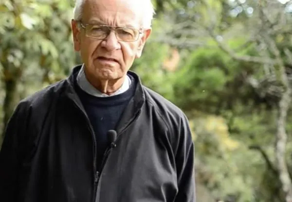 Muere el jesuita Javier Giraldo, defensor de las víctimas de la violencia y los DD. HH. en Colombia