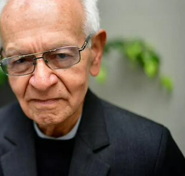 Murió el padre Javier Giraldo: así fue su defensa de los derechos humanos 