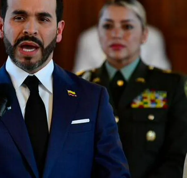 Presidente De la Espriella volvió a publicar su declaración de renta con “correcciones”