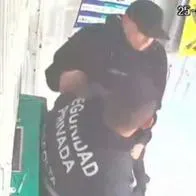 Cámara captó violento asalto a guardas de carro de valores en Bogotá