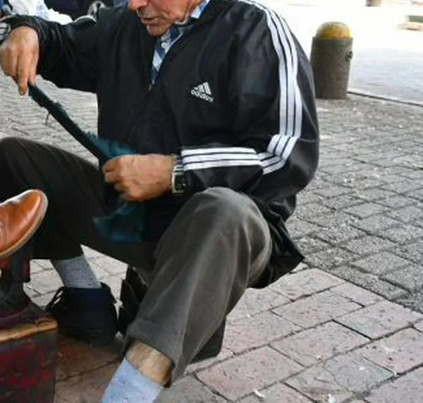 Lustrabotas de la Plaza de Bolívar, piden que no se olviden de ellos
