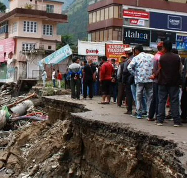 Tragedia en el Himalaya: avalancha provoca devastadoras inundaciones y deja cientos sin localizar en Nepal