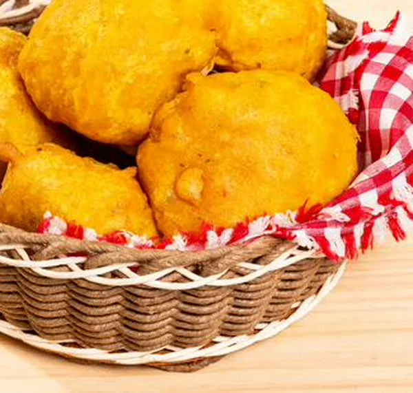 Papas rellenas colombianas crocantes