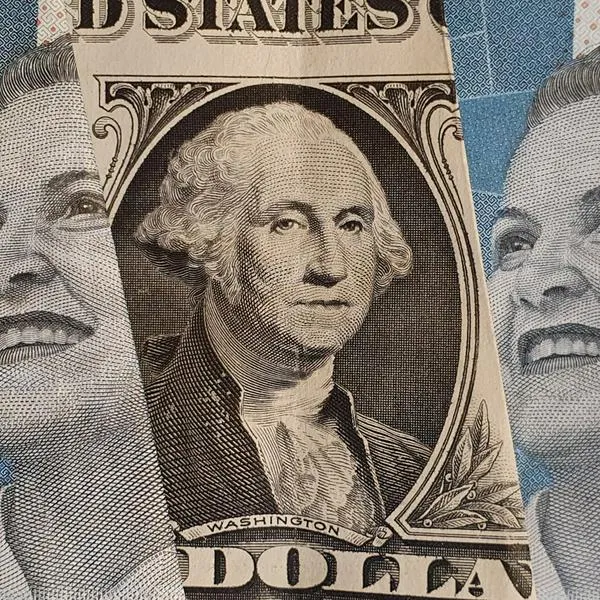 Imágenes ilustrativas de peso y del dólar
