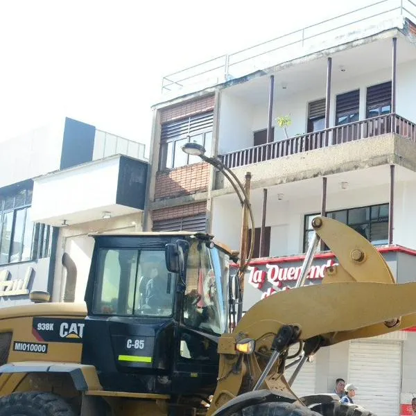 Pereira avanza en las demoliciones de estructuras afectadas