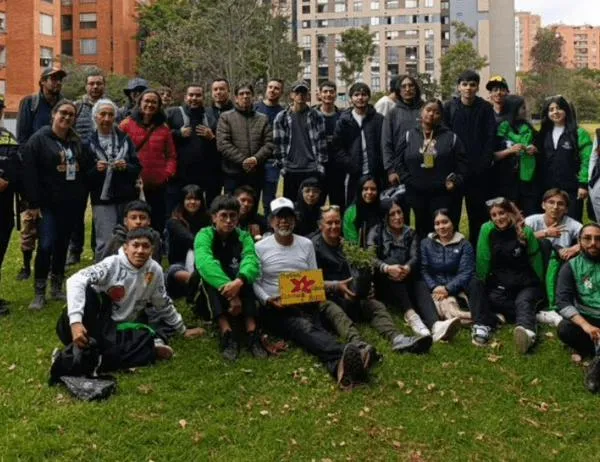 El Bosque Urbano Brazo Salitre le dio la bienvenida a la Mutisia clematis a la localidad de Barrios Unidos 