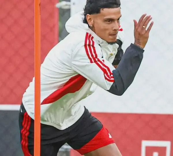 Técnico de Benfica irritado por pregunta sobre el futuro de Richard Ríos; explotó