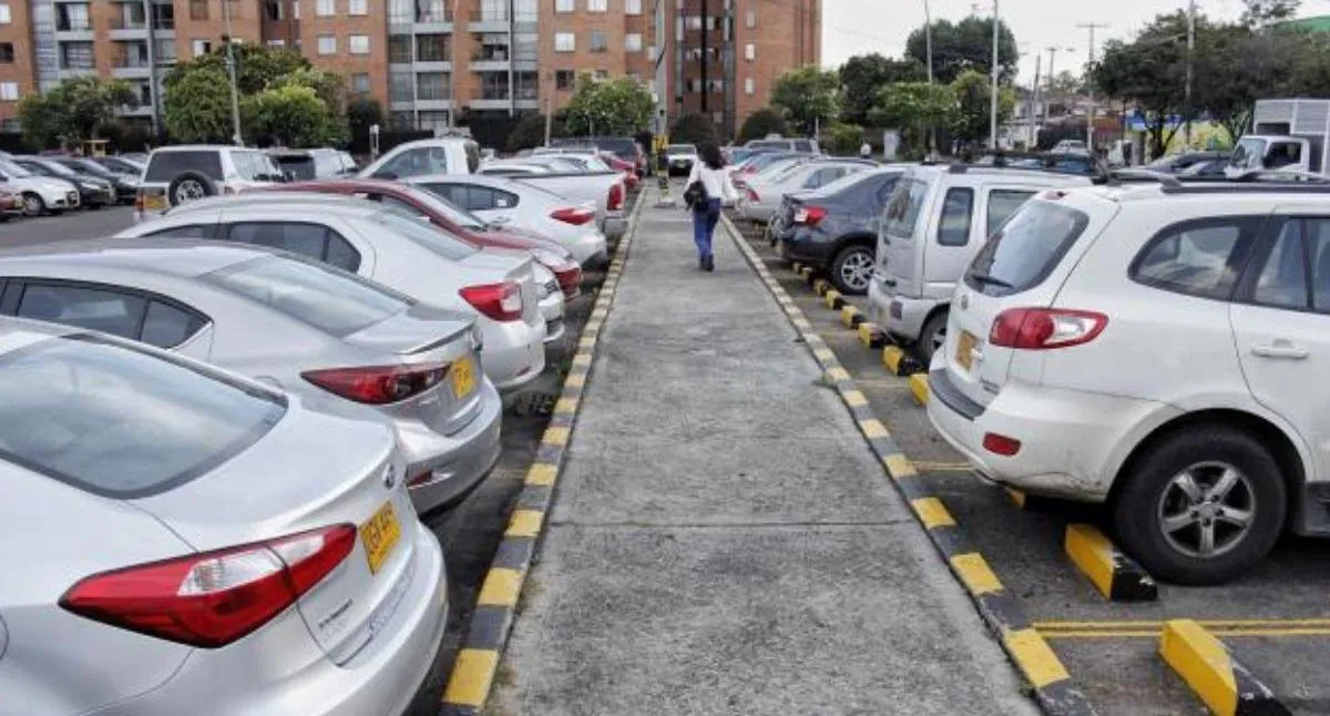 Conozca cómo funciona el nuevo sello con código QR de la Secretaría de Movilidad para identificar los servicios de valet parking autorizados en Bogotá.