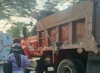 Accidente en vía del Tolima: motociclista fue arrollada por una volqueta