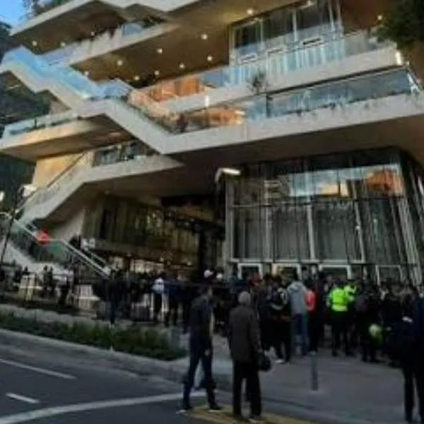Conozca los detalles de la investigación por la muerte de un hombre frente al centro comercial Andino, en el norte de Bogotá, tras registrarse un accidente