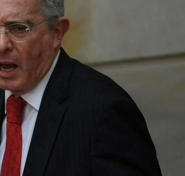 Fiscalía dice que no cederá caso contra Uribe por supuesta creación de grupos paramilitares