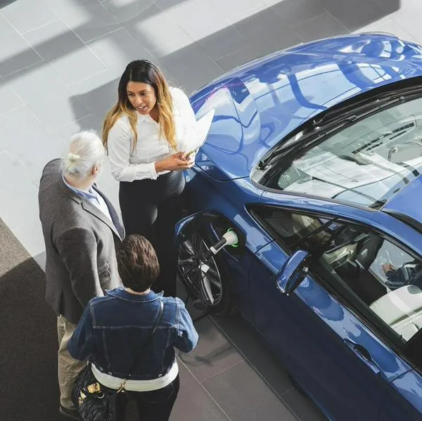 Colombia acelera con fuerza: venta de carros nuevos crece un 45 %