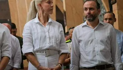 De la Espriella anuncia “banco de materiales” y ayudas de COP 1 millón por familia en Cali