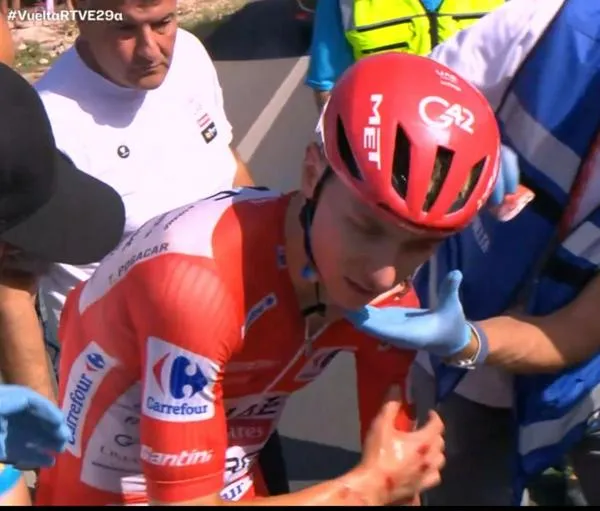 Tadej Pogacar caída hoy en La Vuelta España: impresionante video de cómo quedó