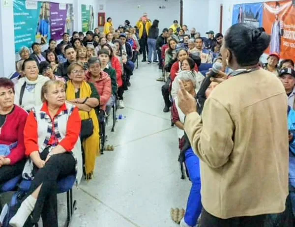 Personas mayores dialogaron con jóvenes en Bogotá sobre la soledad y el abandono en la vejez 