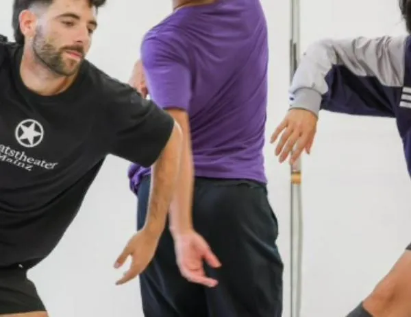 Entrena tu cuerpo con danza contemporánea y descubrimiento personal en taller gratis en la Casona de la Danza 