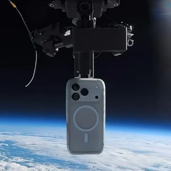 iPhone 17 Pro sobrevivió a caída de 30.607 metros y logró récord Guinness: video