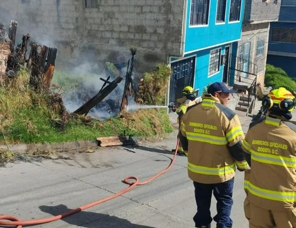 Autoridades identificaron a adulto mayor que habría provocado un incendio en una zona verde de San Cristóbal 