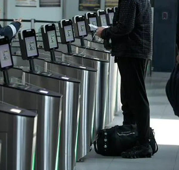 Falla en sistema de control del aeropuerto El Dorado provoca demoras: se activa contingencia