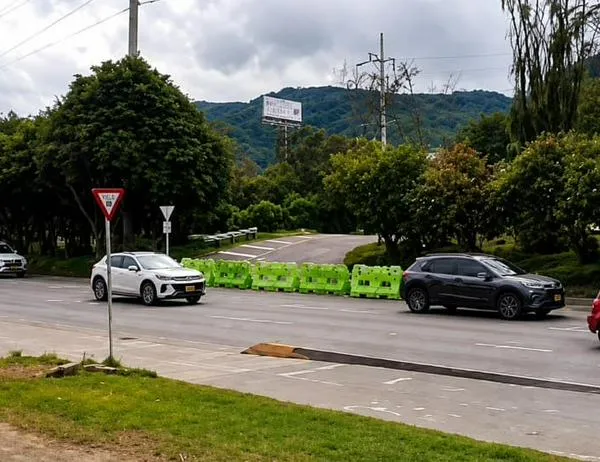 ¿Cómo opera el pico y placa para el servicio de transporte especial en septiembre de 2026? 