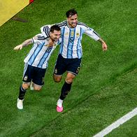Lionel Messi y Leandro Paredes