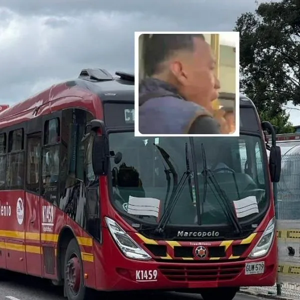 Video en Transmilenio de hombre que amenazó a pasajeros con cuchillo en Bogotá