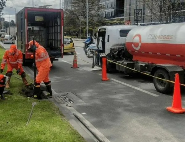 Más de 75 toneladas de residuos fueron retiradas de 563 sumideros en Bogotá durante agosto de 2026 