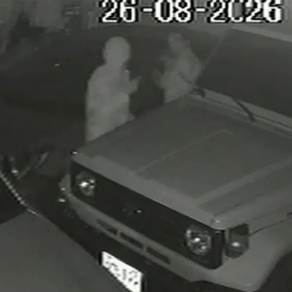 Comerciante en Bogotá denuncia 4 intentos de robo de su camioneta en su casa