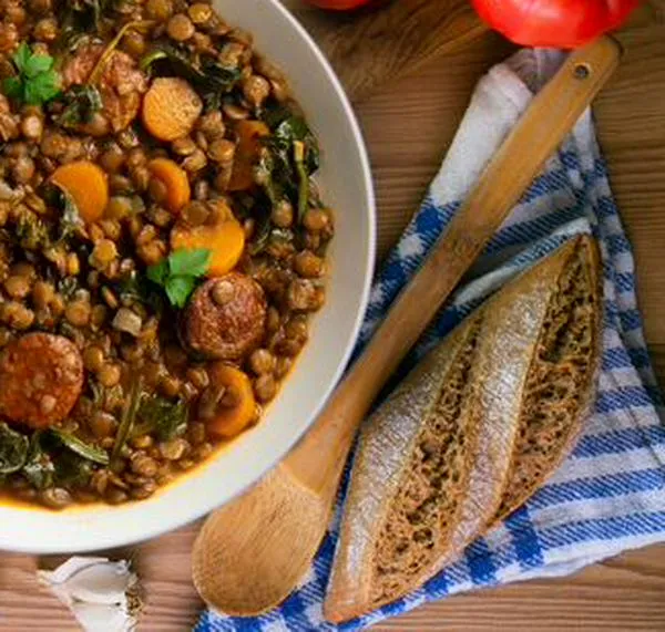 Cómo hacer lentejas rancheras colombianas con chorizo