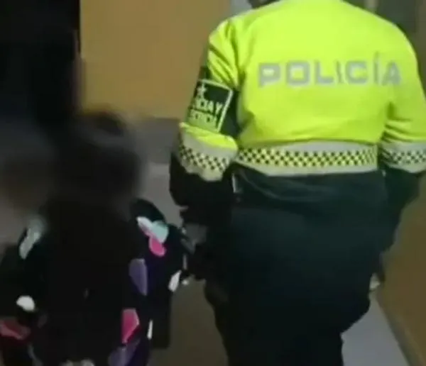 Encontraron a niña de 5 años caminando sola en la noche en Bogotá: qué pasó