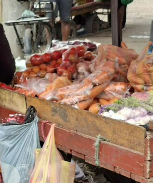 Comerciantes y habitantes piden recuperar el espacio público en la Plaza del Rincón