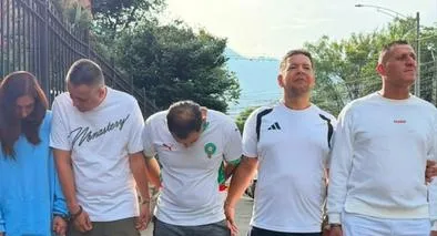 Cinco integrantes de una banda de apartamenteros que se disfrazaban de enfermeros para robar más de 150 millones de pesos en Medellín y Envigado. 