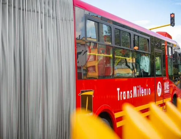 Bogotá avanza hacia un Sistema Interoperable de Recaudo para transformar la experiencia de pago en el transporte público  