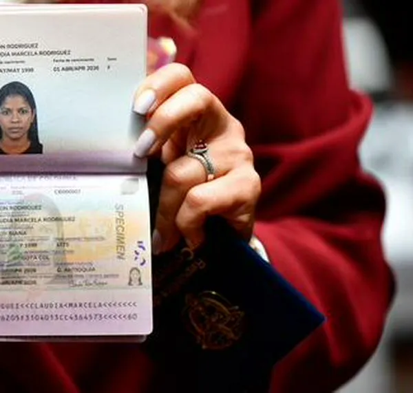 ¿Qué pasará con los pasaportes tras la suspensión del convenio de Petro?
