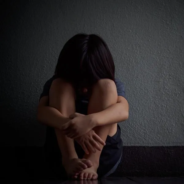 Mujer peleó con su pareja e intentó ahorcar a sus tres hijos como represalia