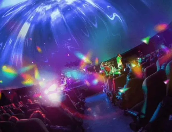 ¿Te gusta el rock en español? Asiste durante septiembre al recorrido inmersivo 'Tren al Sur' en el Planetario de Bogotá  