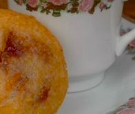 Arepas de peto rellenas de bocadillo y queso