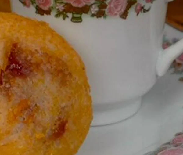 Arepas de peto rellenas de bocadillo y queso