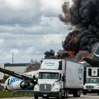 Avión se accidentó hoy en aeropuerto de Miami y terminó envuelto en llamas
