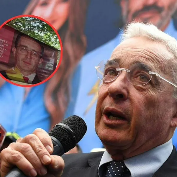 Ponen pancartas contra Álvaro Uribe en colegio de Sincelejo y hay polémica