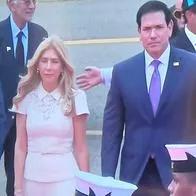 Conoce quién es Jeanette Dousdebes Rubio, la esposa de raíces colombianas del secretario de Estado de EE. UU., quien lo acompaña en su visita oficial.