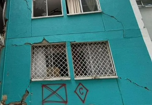 ¿Cuándo se puede cambiar el sticker de habitabilidad de una construcción?