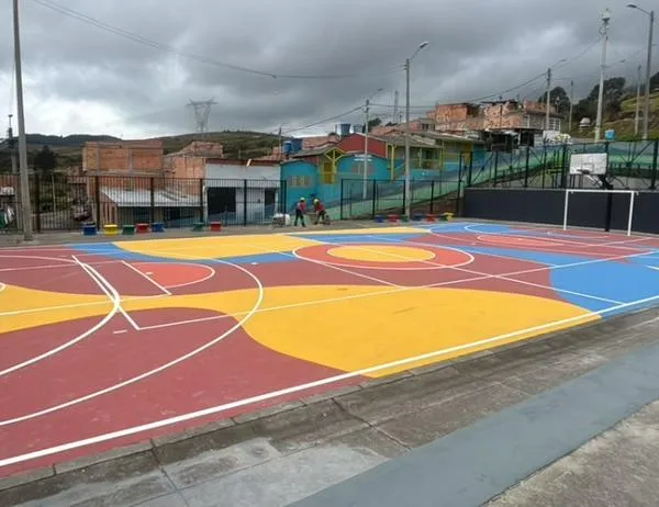 Bogotá renueva sus escenarios deportivos locales: nueva cancha para el deporte, la recreación y el encuentro comunitario en Ciudad Bolívar 