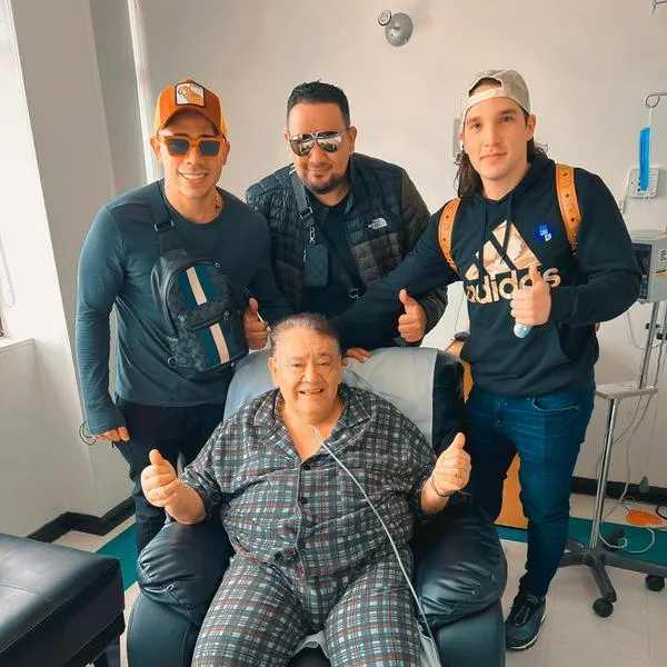 Martín Fuentes Gasca (sentado), creador del circo Hermanos Gasca y quien fue hospitalizado