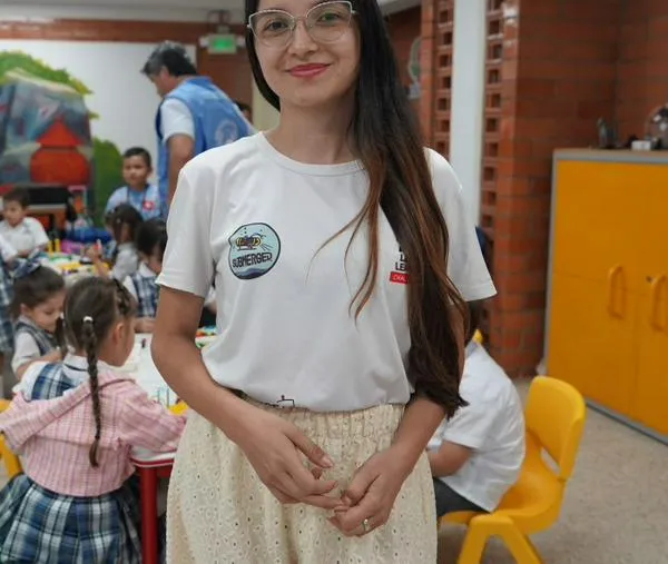La profesora de robótica que les enseña a los niños del Guaviare a soñar con la paz