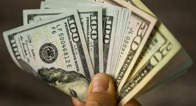Dólar arrancó con caída hoy y quedó al borde de 3.100; por qué sucedió