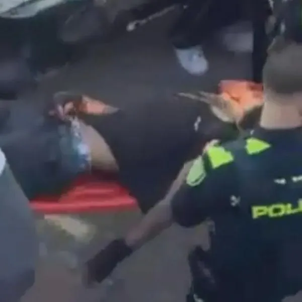 Joven entró a colegio con un arma y resultó herido; dicen que buscaba al rector