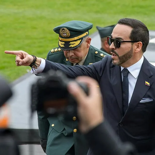 ¿Cómo le fue a De la Espriella en primera encuesta tras primer mes de gobierno