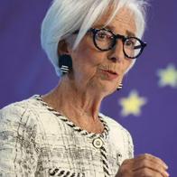 BCE eleva los tipos al 2,5% y advierte que la inflación seguirá por encima de su objetivo hasta 2028