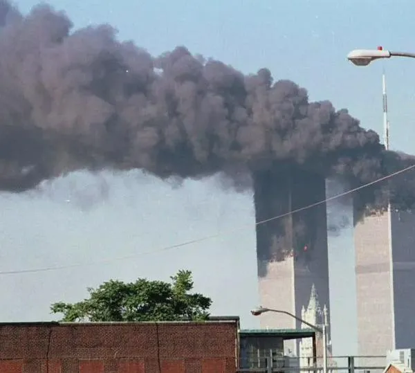 ¿Cuál fue la causa por la que se desplomaron las Torres Gemelas el 11S, tras el impacto de aviones?